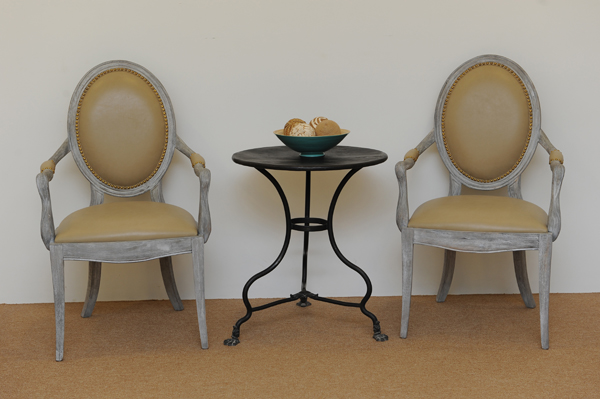 Bàn Phòng Khách Phong Cách Cổ Điển 008