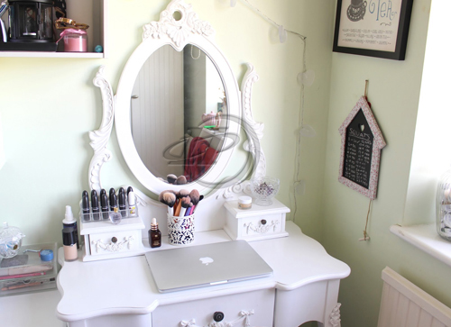 Bàn TRang Điểm 013